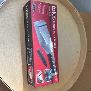 Totes Red and Black Heated Ice Scraper